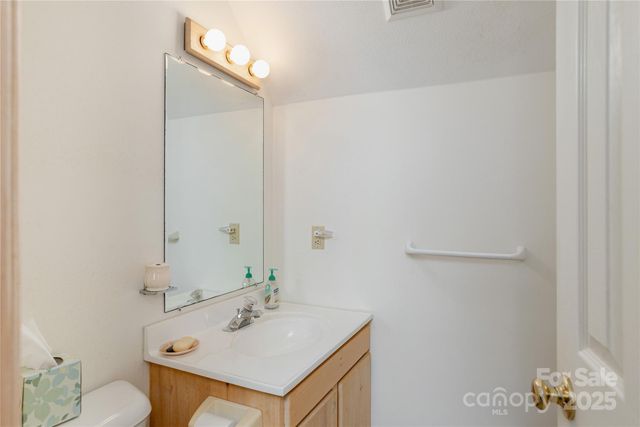 2355 Round Mountain Road, Brevard, NC 28712