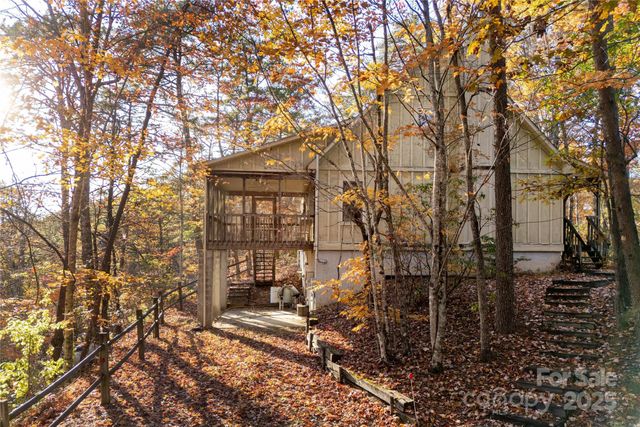 2355 Round Mountain Road, Brevard, NC 28712