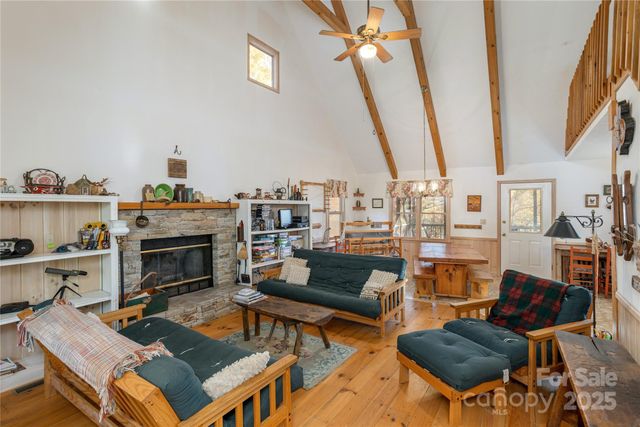 2355 Round Mountain Road, Brevard, NC 28712