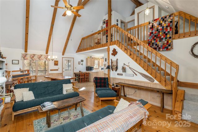 2355 Round Mountain Road, Brevard, NC 28712