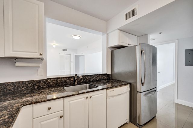 1450 SE 3rd Avenue 305, Dania Beach, FL 33004