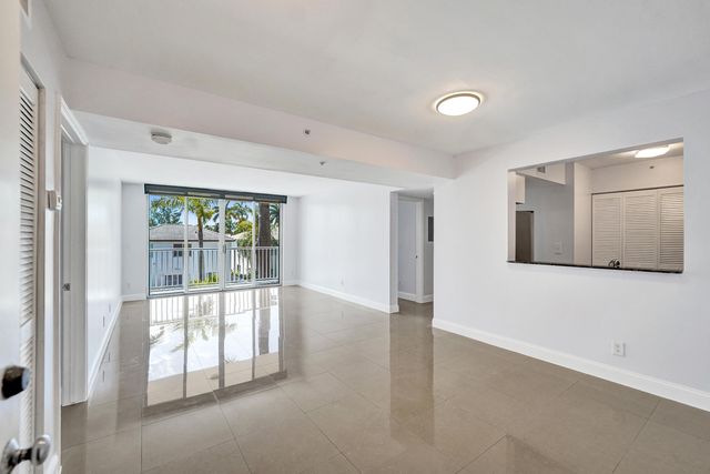 1450 SE 3rd Avenue 305, Dania Beach, FL 33004