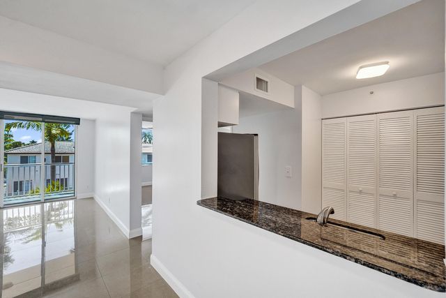 1450 SE 3rd Avenue 305, Dania Beach, FL 33004