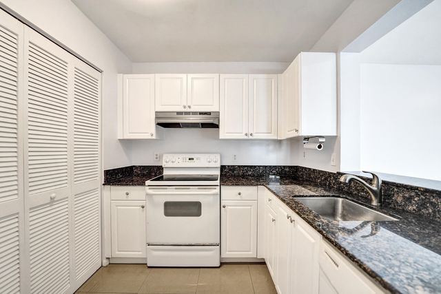 1450 SE 3rd Avenue 305, Dania Beach, FL 33004