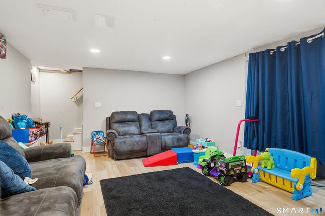 143 Beth Lane, Waterbury, CT 06705