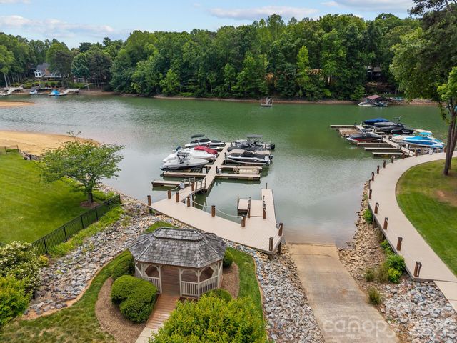 137 Paseo Drive, Mooresville, NC 28117