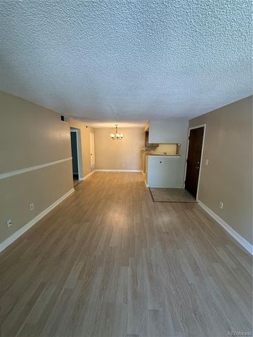 1760 S Pitkin Circle B, Aurora, CO 80017