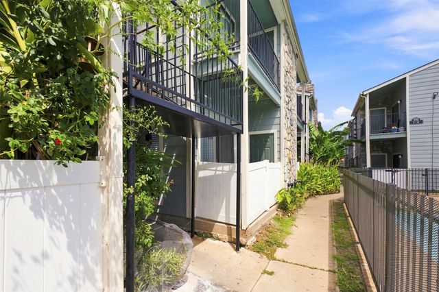 3754 Tanglewilde Street C3, Houston, TX 77063