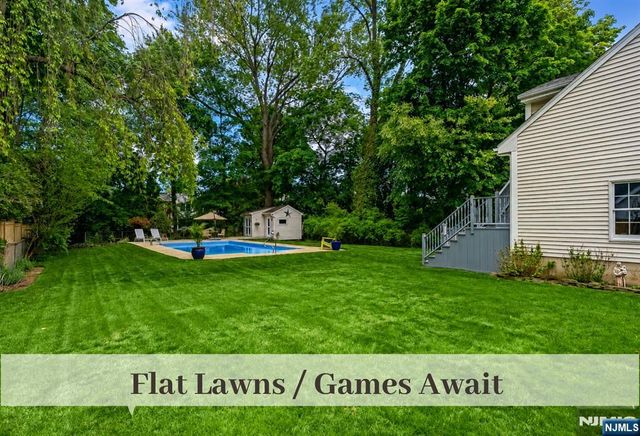 76 Carlton Avenue, Ho-ho-kus, NJ 07423
