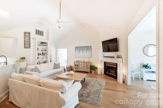 246 Canvasback Road, Mooresville, NC 28117