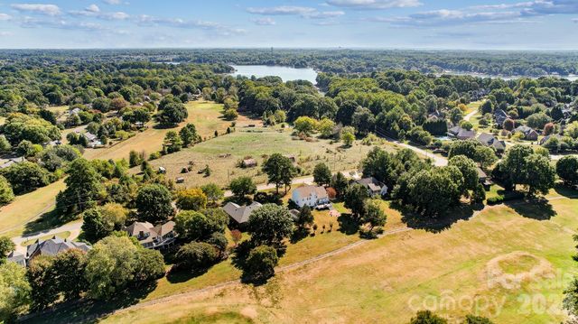 246 Canvasback Road, Mooresville, NC 28117