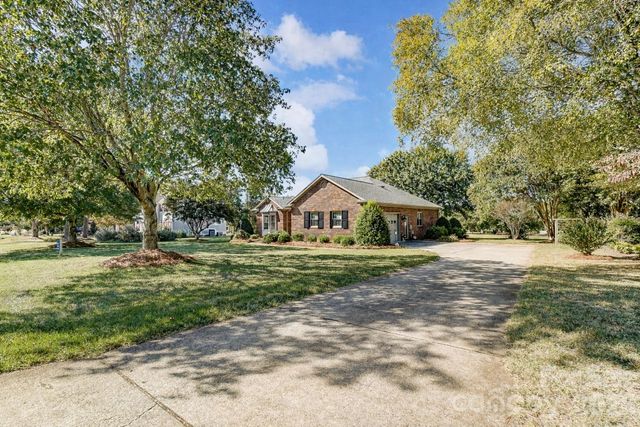 246 Canvasback Road, Mooresville, NC 28117