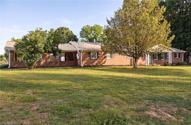 3025 Hickory Tree Road, Winston-salem, NC 27127