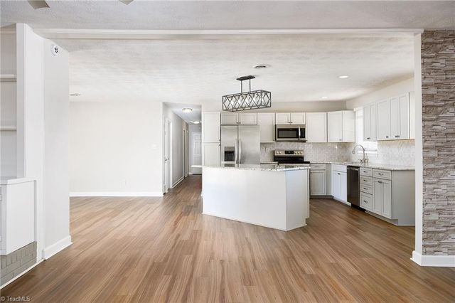 3025 Hickory Tree Road, Winston-salem, NC 27127