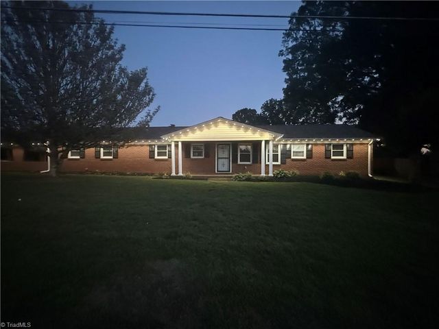 3025 Hickory Tree Road, Winston-salem, NC 27127