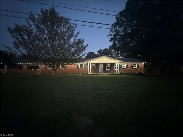 3025 Hickory Tree Road, Winston-salem, NC 27127