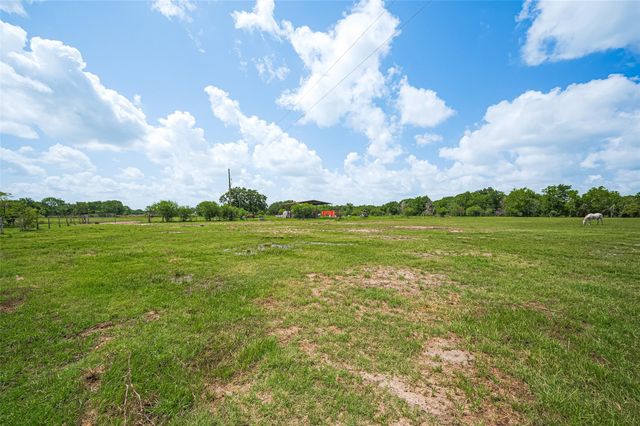 1952 Beverly Lane, Sealy, TX 77474