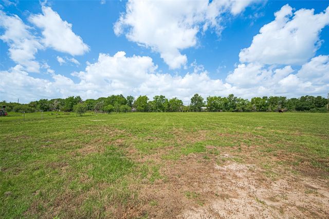 1952 Beverly Lane, Sealy, TX 77474