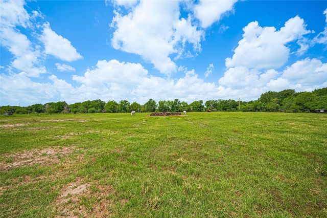 1952 Beverly Lane, Sealy, TX 77474