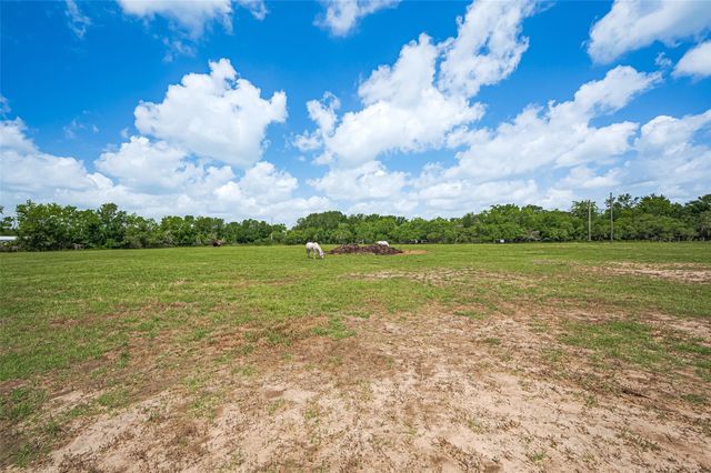 1952 Beverly Lane, Sealy, TX 77474