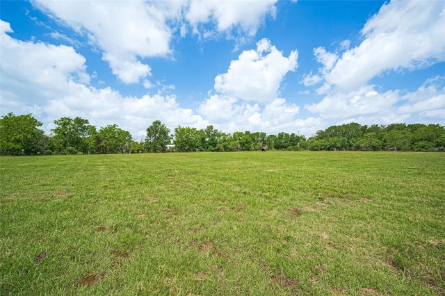 1952 Beverly Lane, Sealy, TX 77474