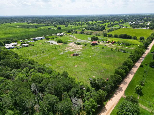 1952 Beverly Lane, Sealy, TX 77474