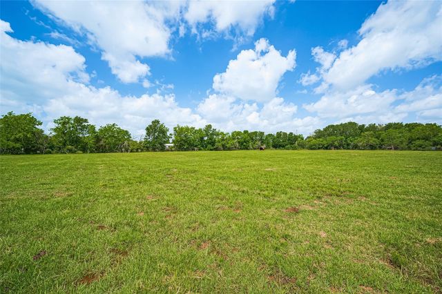 1952 Beverly Lane, Sealy, TX 77474