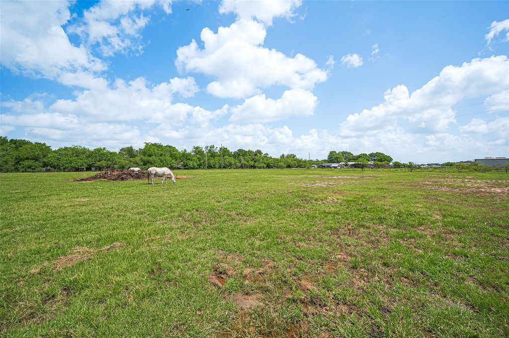 1952 Beverly Lane, Sealy, TX 77474
