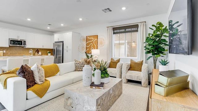 1248 Thunderbolt Lane, Rialto, CA 92376