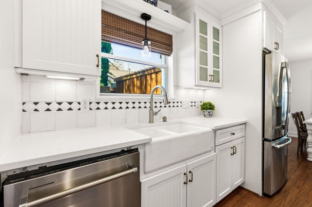 9925 Estate Lane, Dallas, TX 75238