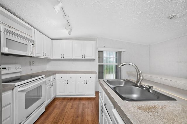 10 HOLLAND DRIVE, Punta Gorda, FL 33950