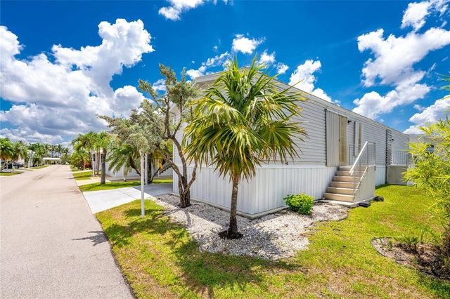 10 HOLLAND DRIVE, Punta Gorda, FL 33950