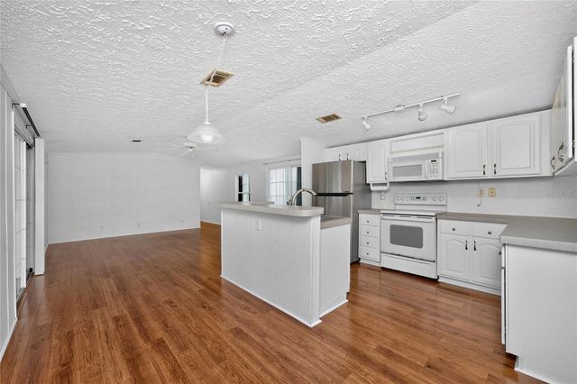 10 HOLLAND DRIVE, Punta Gorda, FL 33950