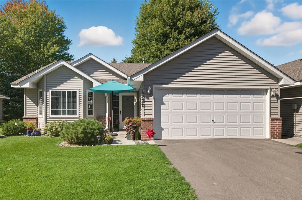 10540 Redwood Street NW, Coon Rapids, MN 55433
