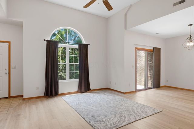7684 Slate Ridge Boulevard, Reynoldsburg, OH 43068