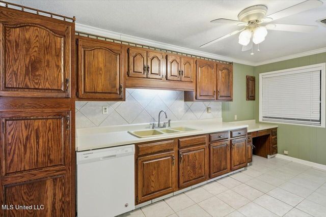 921 S Pearson Road, Pearl, MS 39208