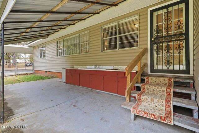 921 S Pearson Road, Pearl, MS 39208