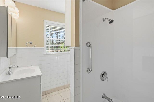 921 S Pearson Road, Pearl, MS 39208