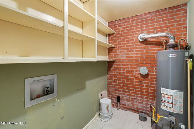 921 S Pearson Road, Pearl, MS 39208