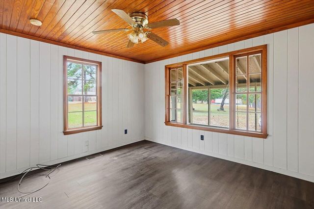 921 S Pearson Road, Pearl, MS 39208