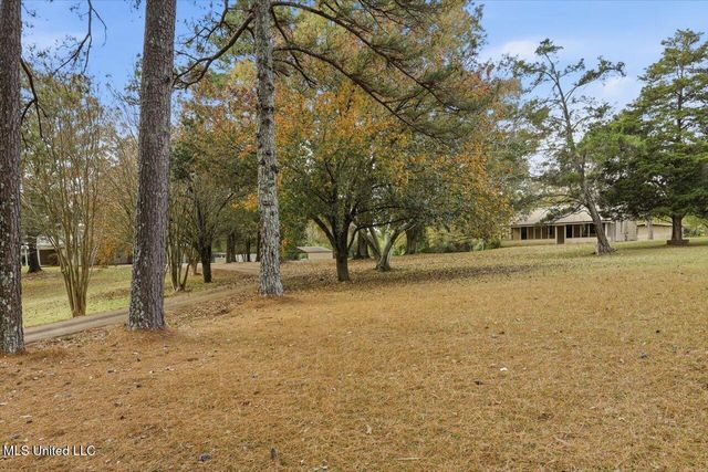921 S Pearson Road, Pearl, MS 39208