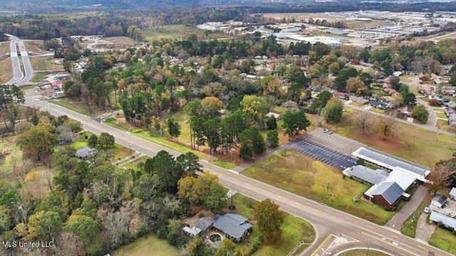 921 S Pearson Road, Pearl, MS 39208