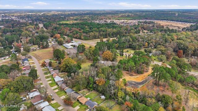 921 S Pearson Road, Pearl, MS 39208