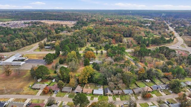 921 S Pearson Road, Pearl, MS 39208