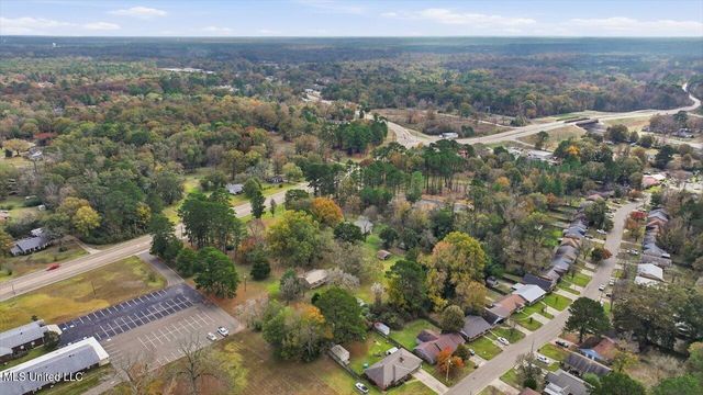 921 S Pearson Road, Pearl, MS 39208