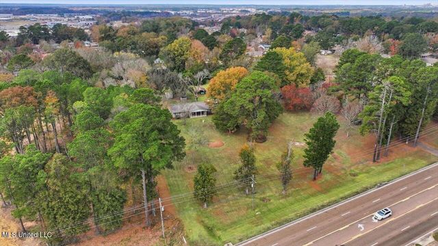 921 S Pearson Road, Pearl, MS 39208