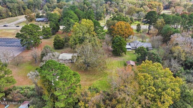 921 S Pearson Road, Pearl, MS 39208