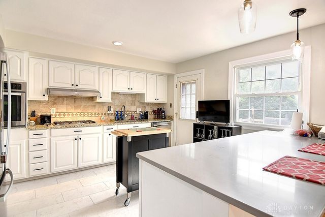 121 Woodfield Place, Dayton, OH 45459