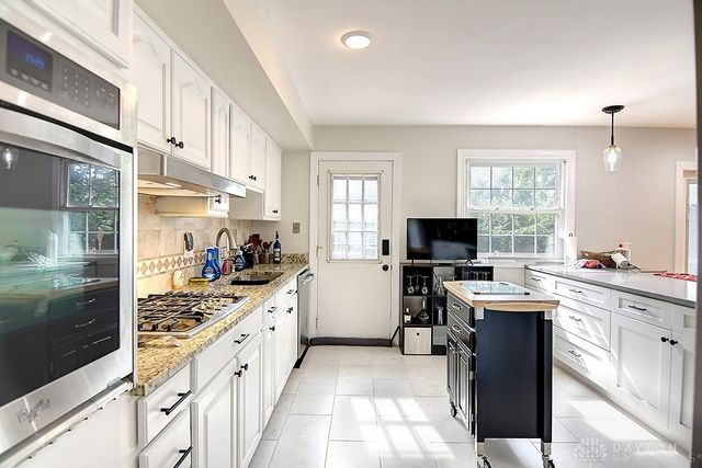 121 Woodfield Place, Dayton, OH 45459