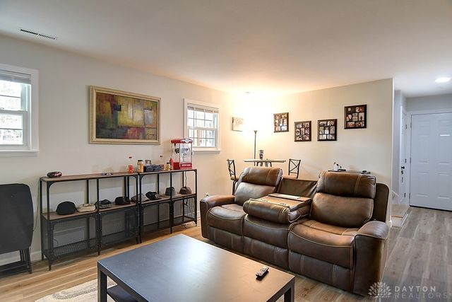 121 Woodfield Place, Dayton, OH 45459